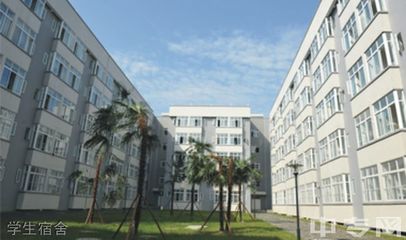 2019年成都工贸职业技术学院食堂宿舍条件怎么样、校园图片?
